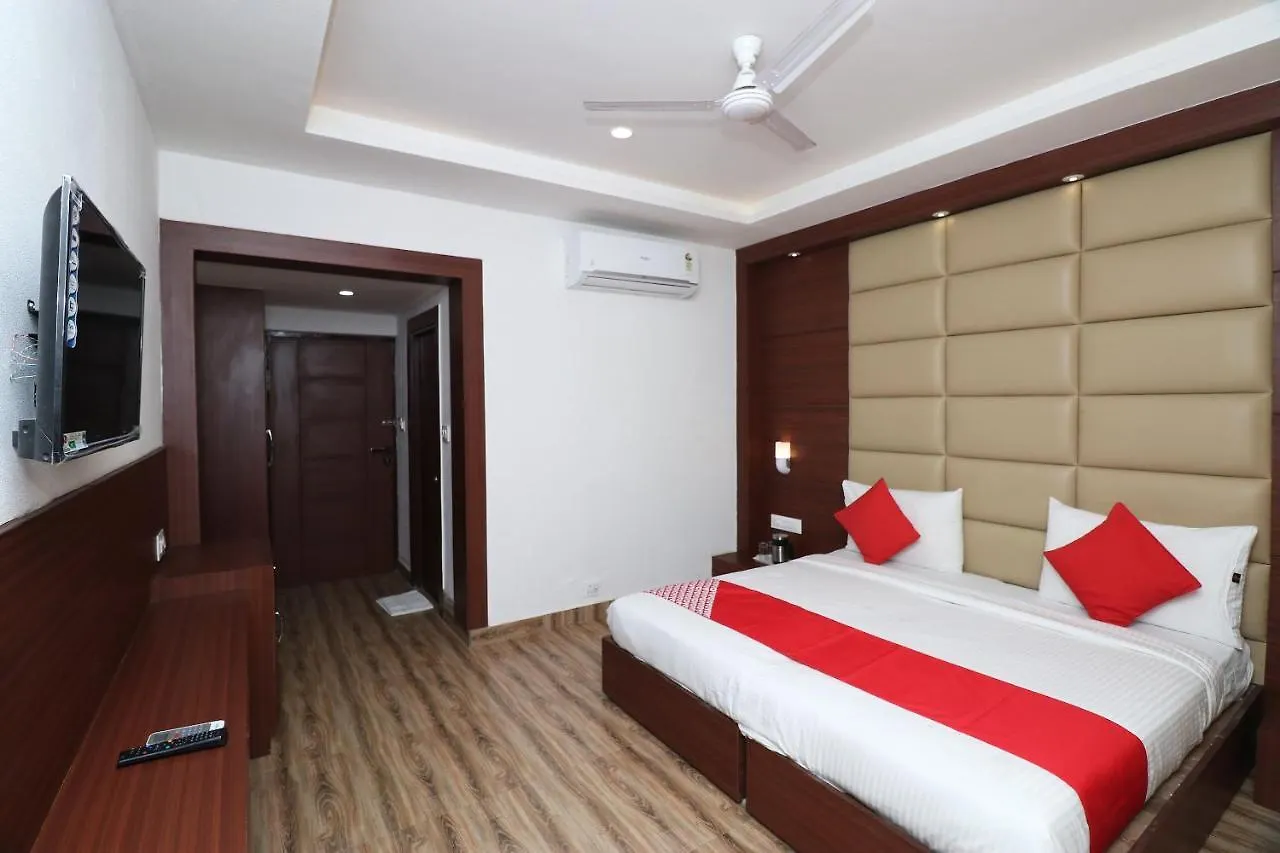***  Capital O 16003 Glorify Taj By Hotel Marygold Agra  India